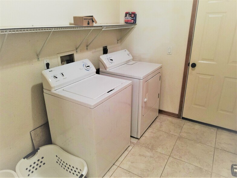 Building Photo - 19615 SW 93rd Lane