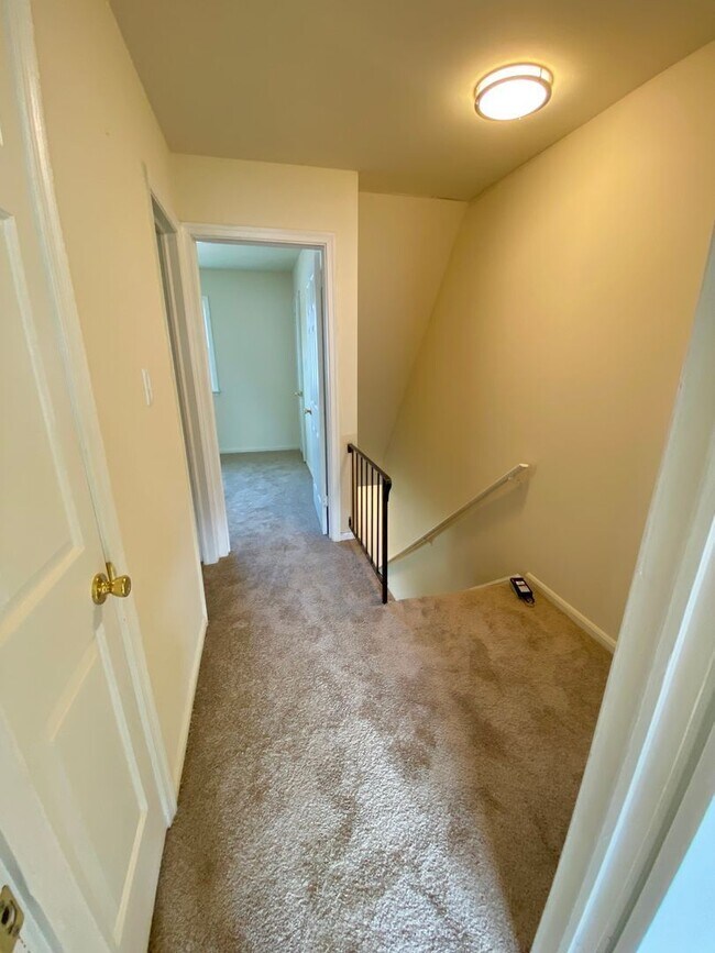 Building Photo - 808 Arlington Rd