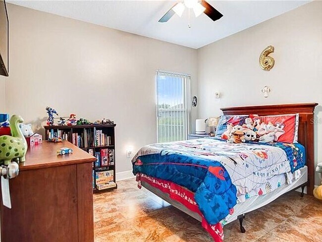 Building Photo - SINGLE FAMILY HOME IN POINCIANA 3/2