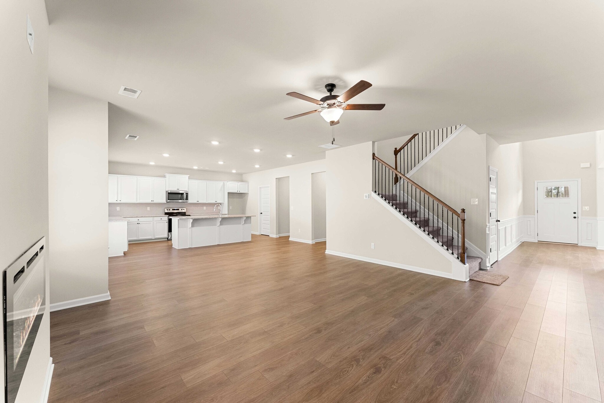 Building Photo - 755 Lakehaven Ln