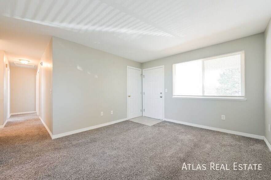 Building Photo - 960 Bishop Ct