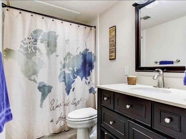 Building Photo - 505 W 7th St