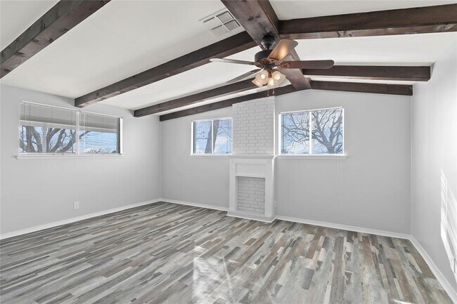 Building Photo - 2736 E State Hwy 29