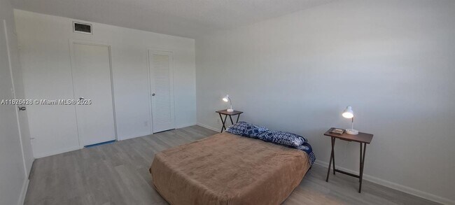 Building Photo - 2200 E Hallandale Beach Blvd