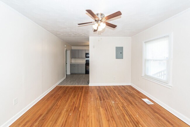 Building Photo - 2139 Pierpont Ave
