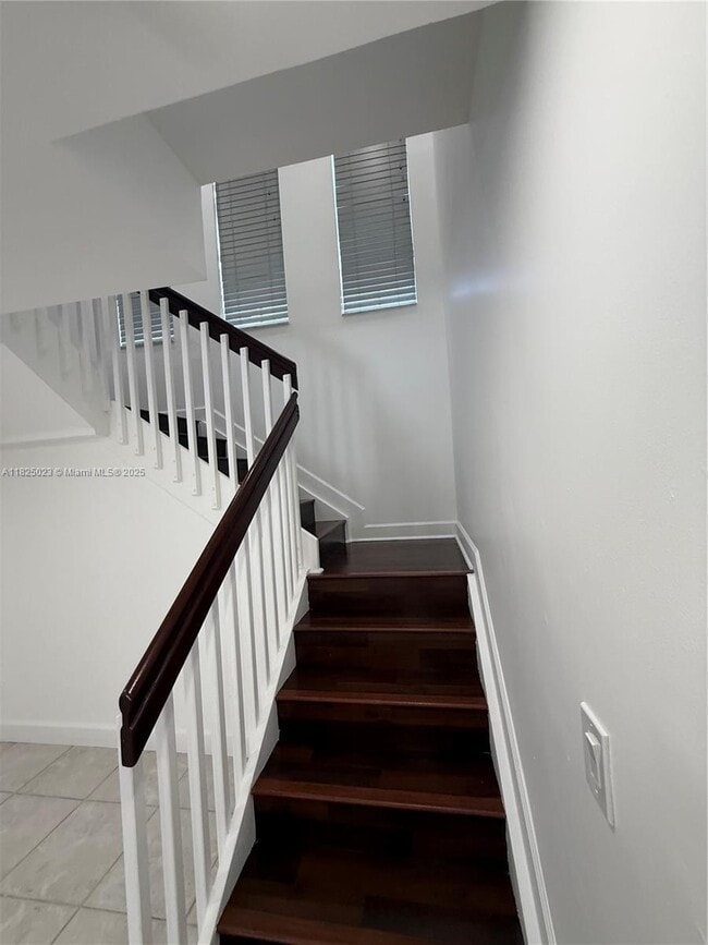 Building Photo - 8660 SW 161st Ave