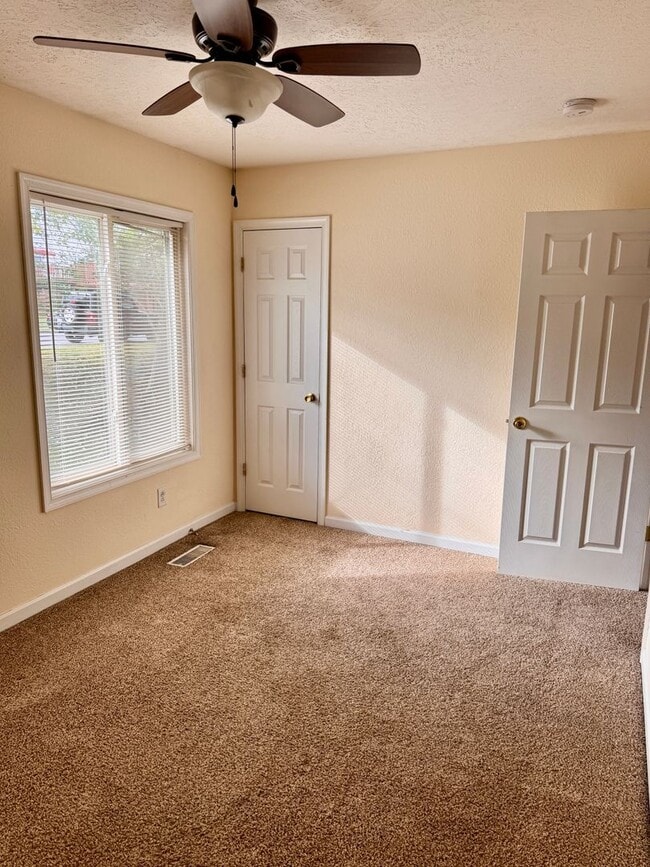 Building Photo - 1476 Tenbury Dr