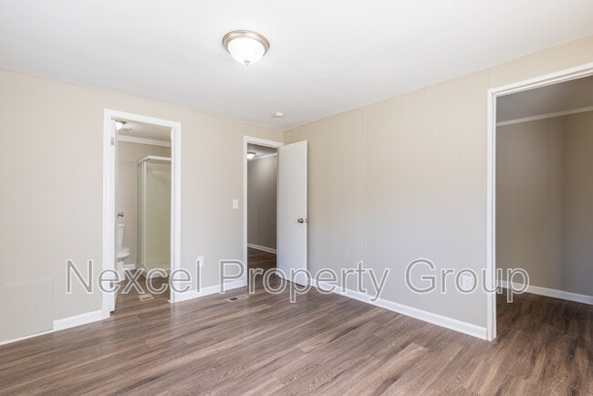 Building Photo - 7449 Malone Rd