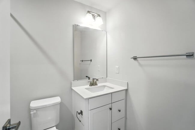 Building Photo - Modern City Living Near Uptown Charlotte