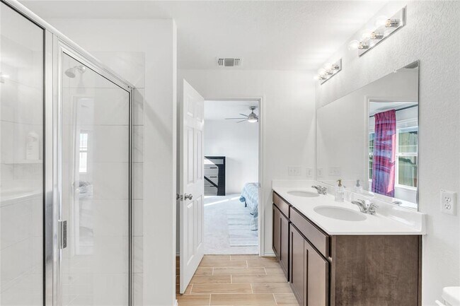 Building Photo - 308 Singing Dove Wy