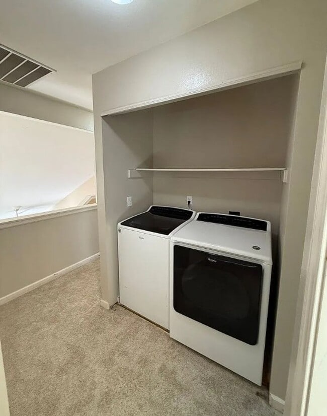 Building Photo - Large 6-Bedroom Home in Samish with a Fenced Yard