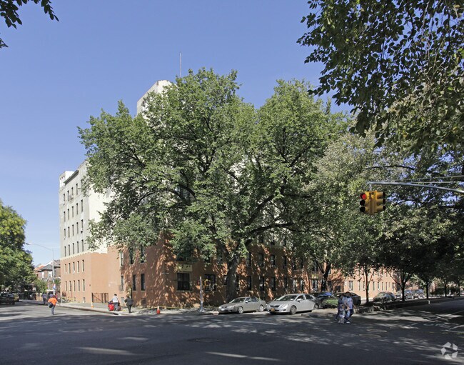 Building Photo - 89-07 34th Ave