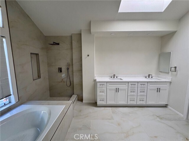 Building Photo - 26601 White Oaks Dr