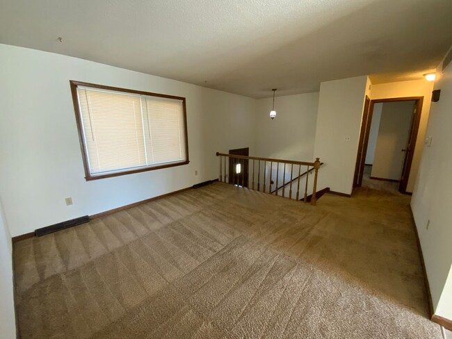 Building Photo - 1801-1803-1803 Garden Dr