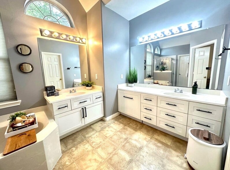 Building Photo - 4703 Cashel Cir