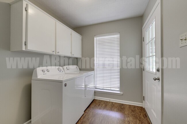 Building Photo - 2765 Archer Ln
