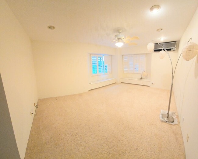 Building Photo - Niu Valley 4 Bedroom 3 Bathroom 2 Parking Home