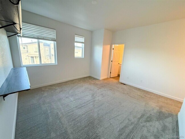 Building Photo - 591 S Pitkin Ct