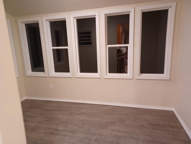 Building Photo - 6827 NE Glisan St