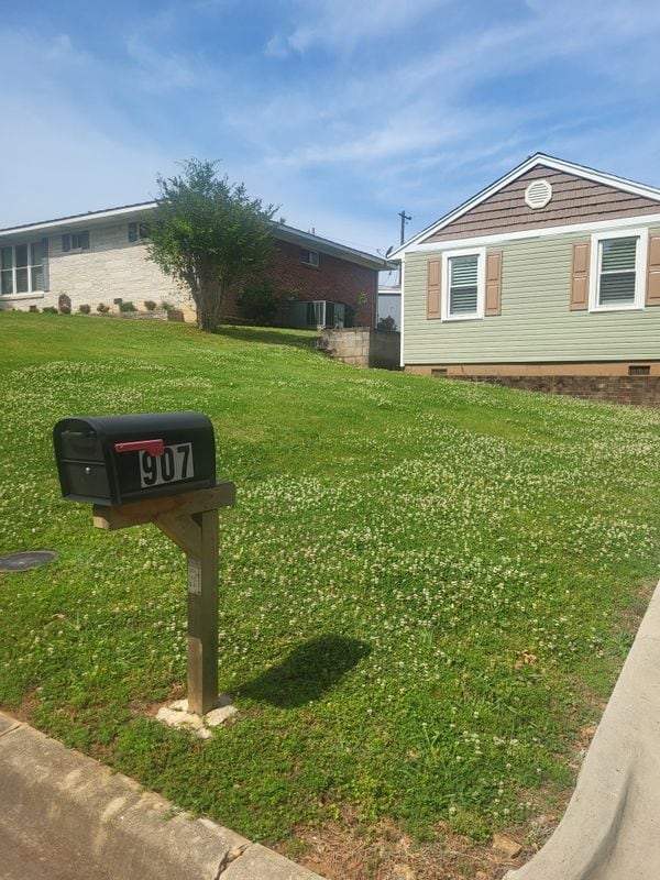 Building Photo - 907 N Nashville Ave