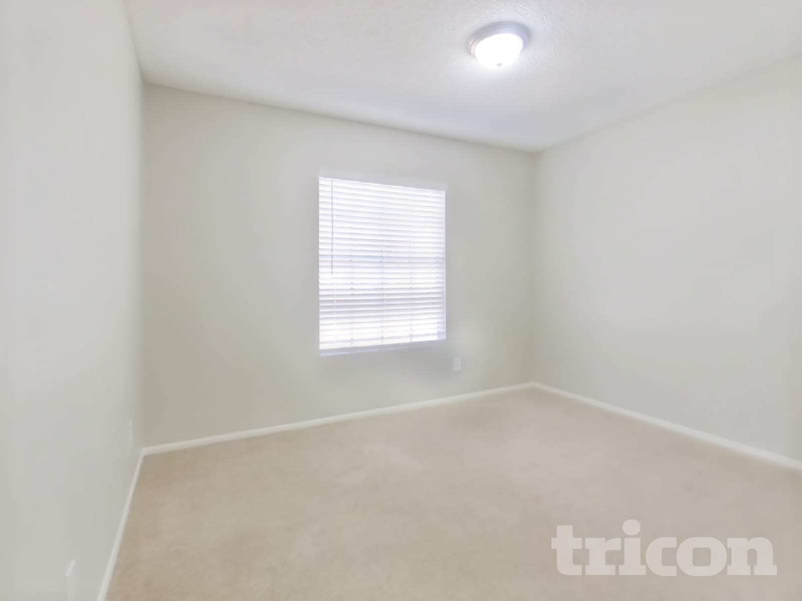 Building Photo - 1010 W Blackhawk Dr