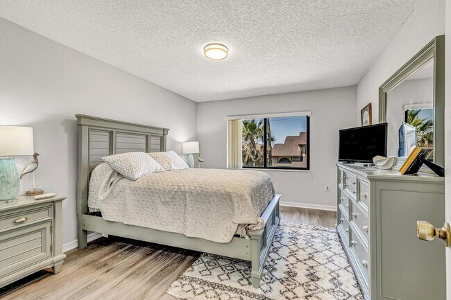 Building Photo - Available April 1st, 2026