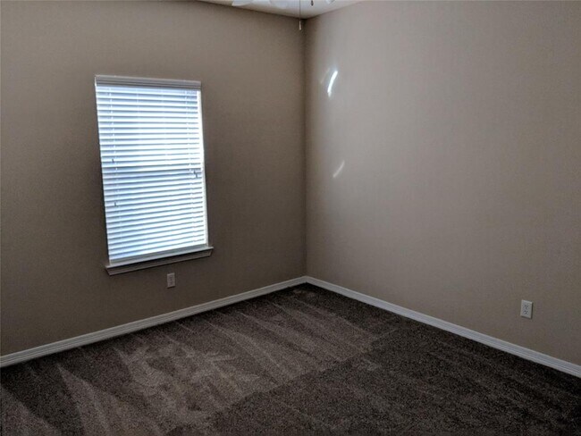 Building Photo - 21111 Sweet River Ln