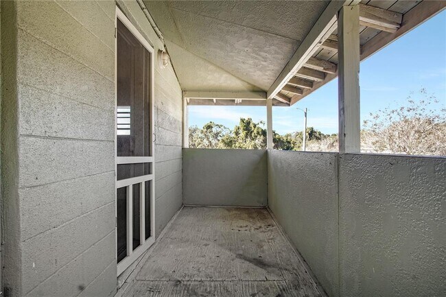 Building Photo - 1002 Avenue E