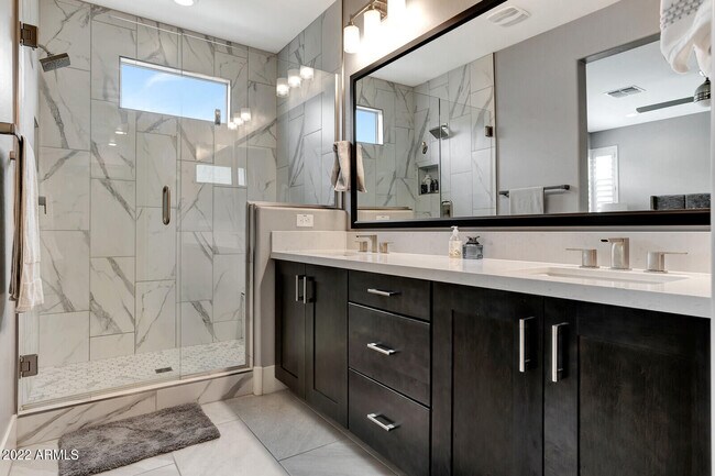 Building Photo - 7444 E Paraiso Dr