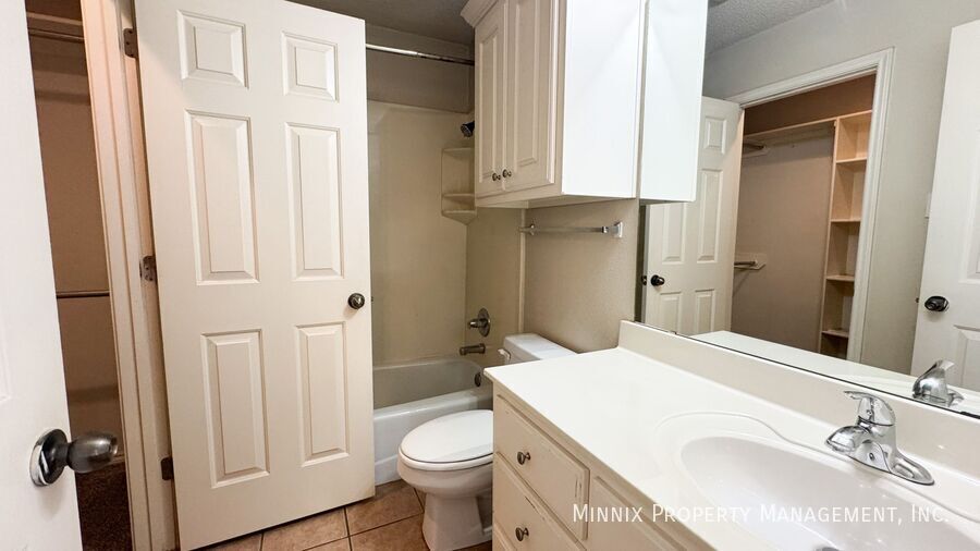 Building Photo - 3114 110th St