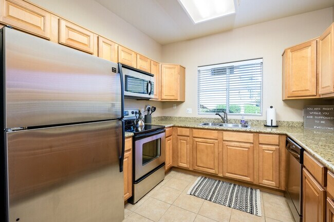 Building Photo - 5335 E Shea Blvd