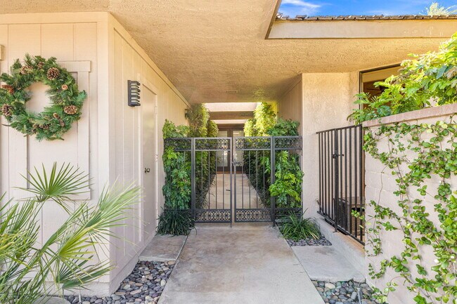 Building Photo - 76 Princeton Dr