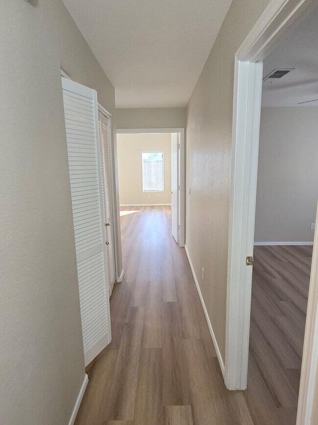 Building Photo - Remodeled 3-bedroom at Cooper and Warner/Ray