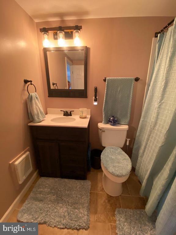 Building Photo - 27307 Valley Run Dr