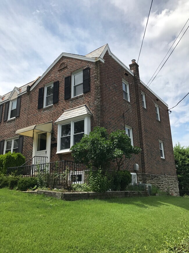 Primary Photo - 4041 Lasher Rd