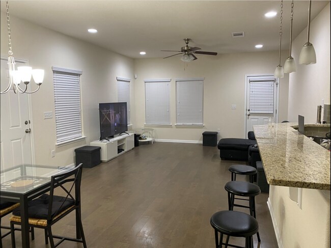 Open floor plan - 2304 S Lakeline Blvd