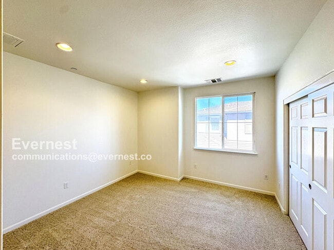 Building Photo - 69 Ede Ln