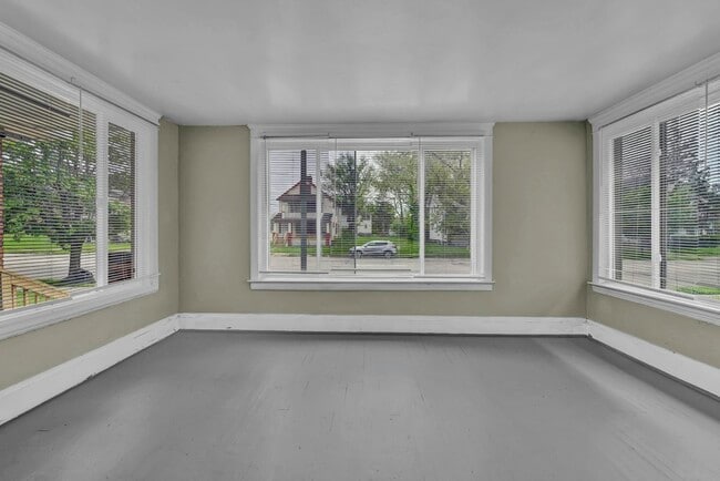Building Photo - 13317 Caine Ave