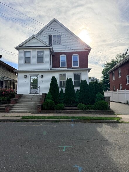 Building Photo - 103 Grove St