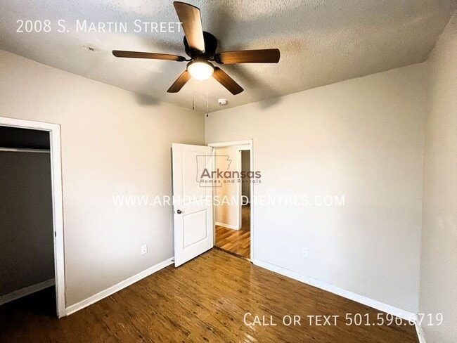 Building Photo - 2008 S Martin St