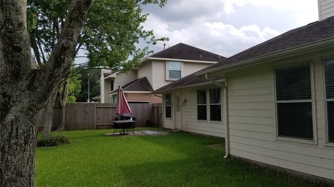 Building Photo - 8906 Aberdeen Park Dr