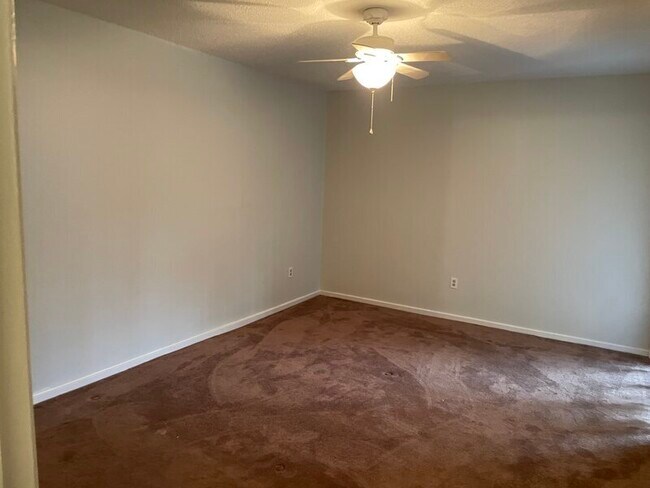 Building Photo - 1208 Bush River Rd