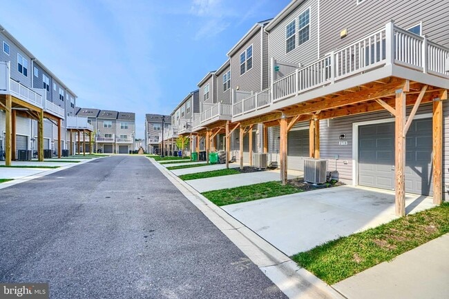 Building Photo - 2718 Lanham Hill Cir