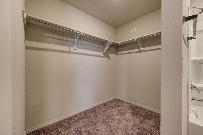 Building Photo - *** $250 MOVE-IN SPECIAL  *** Charming 4-Bed 2-Bath Home in Stillwater! *** $250 MOVE-IN SPECIAL ...