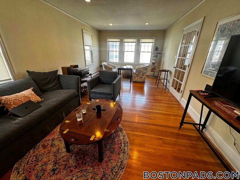 Building Photo - 100 Hillside St