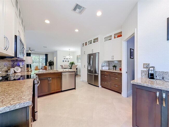 Building Photo - 1556 Winterberry Ln