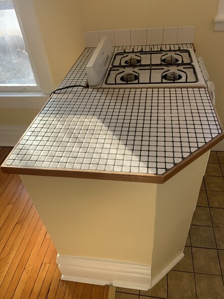 Building Photo - 628 37th St