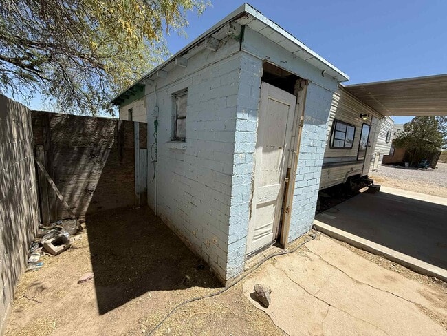 Building Photo - 5755 S Fontana Ave