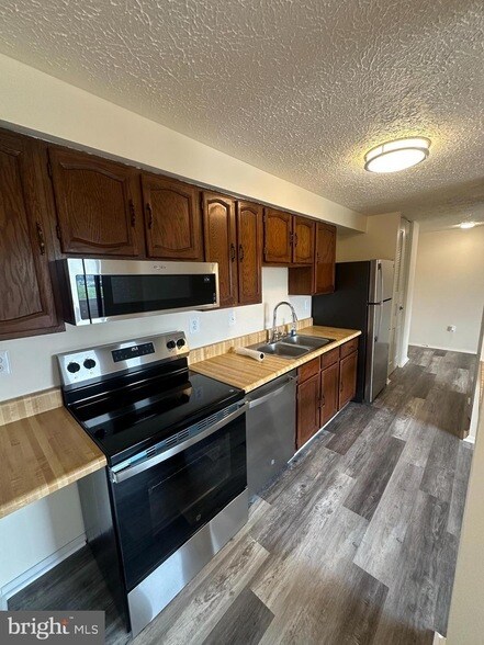 Building Photo - 550G Heather Ridge Dr