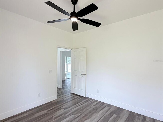 Building Photo - 906 Berwick Dr
